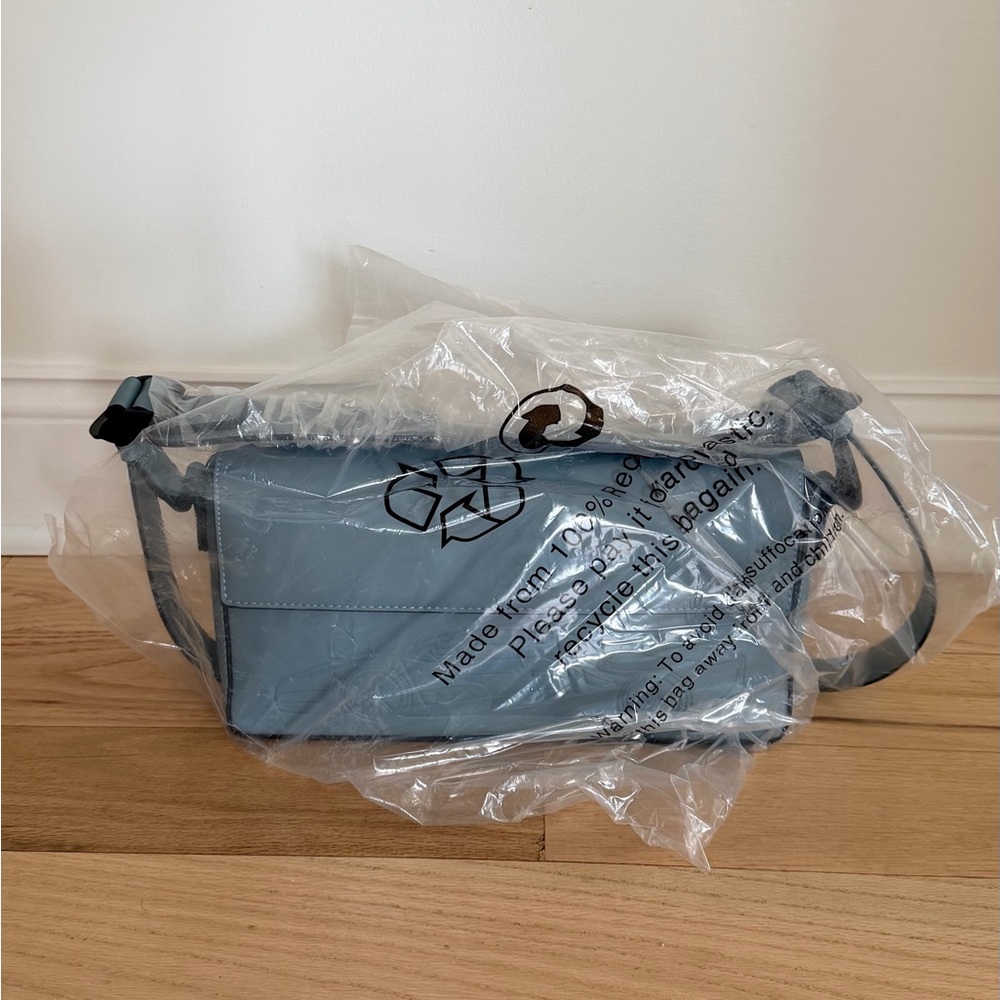 NUNOO Crossbody Bag with Car Embossing - Picture 2 of 6